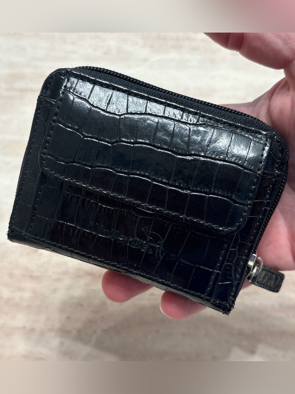 WalletBe Leather RFID Accordion Billfold Zip Around Wallet with Wristlet